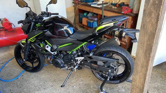 KAWASAKI Z400 KAWASAKI Z400